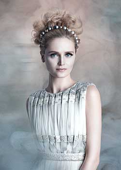 © VIVIENNE MACKINDER BY INTERCOIFFURE AMERICA-CANADA HAIR COLLECTION
